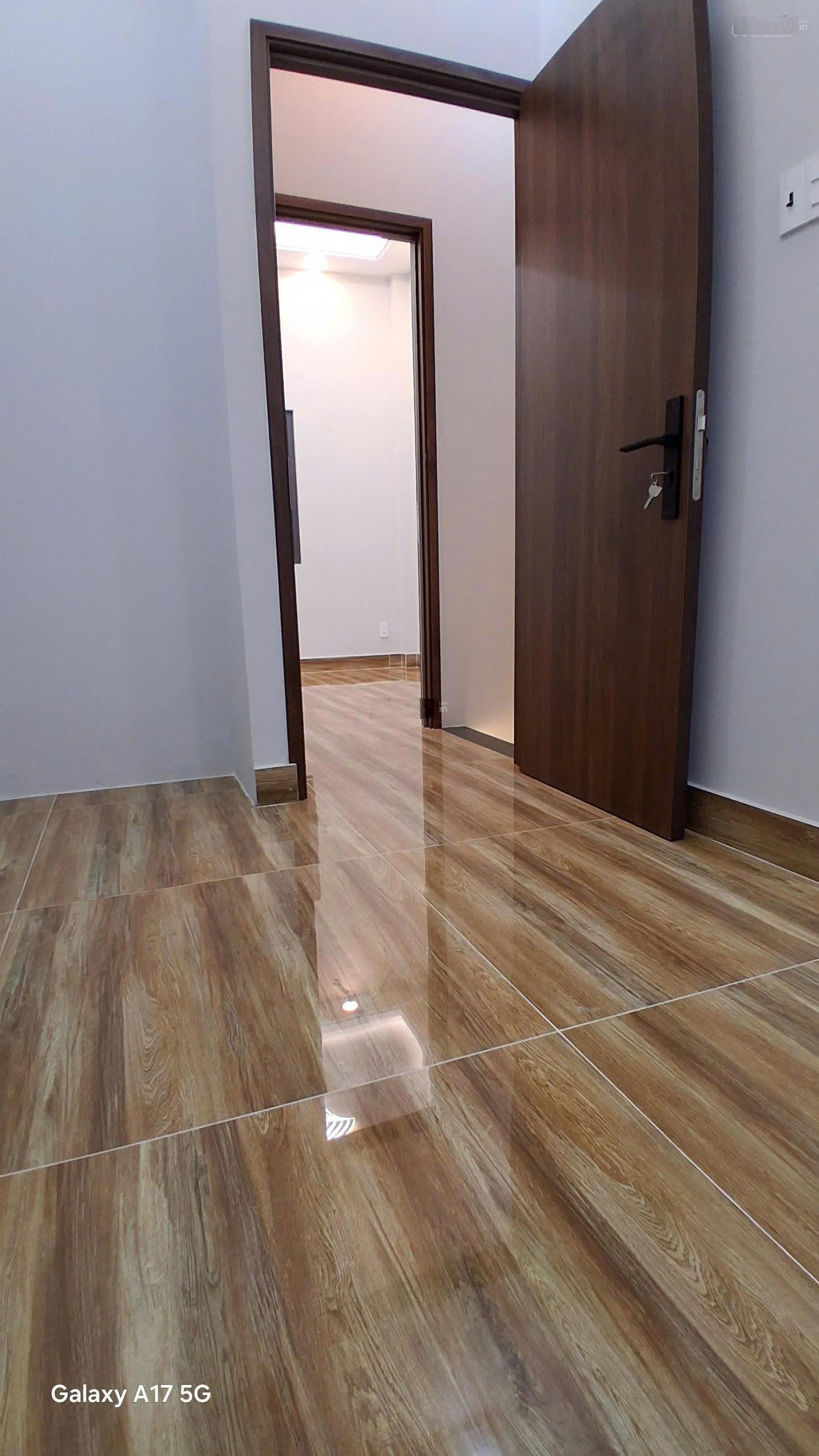 Bán nhà đôi Q6 - 5 tầng - 4m x 14m - 6 tỷ +, 2 căn 2 mặt tiền hẻm - xe hơi đỗ cửa