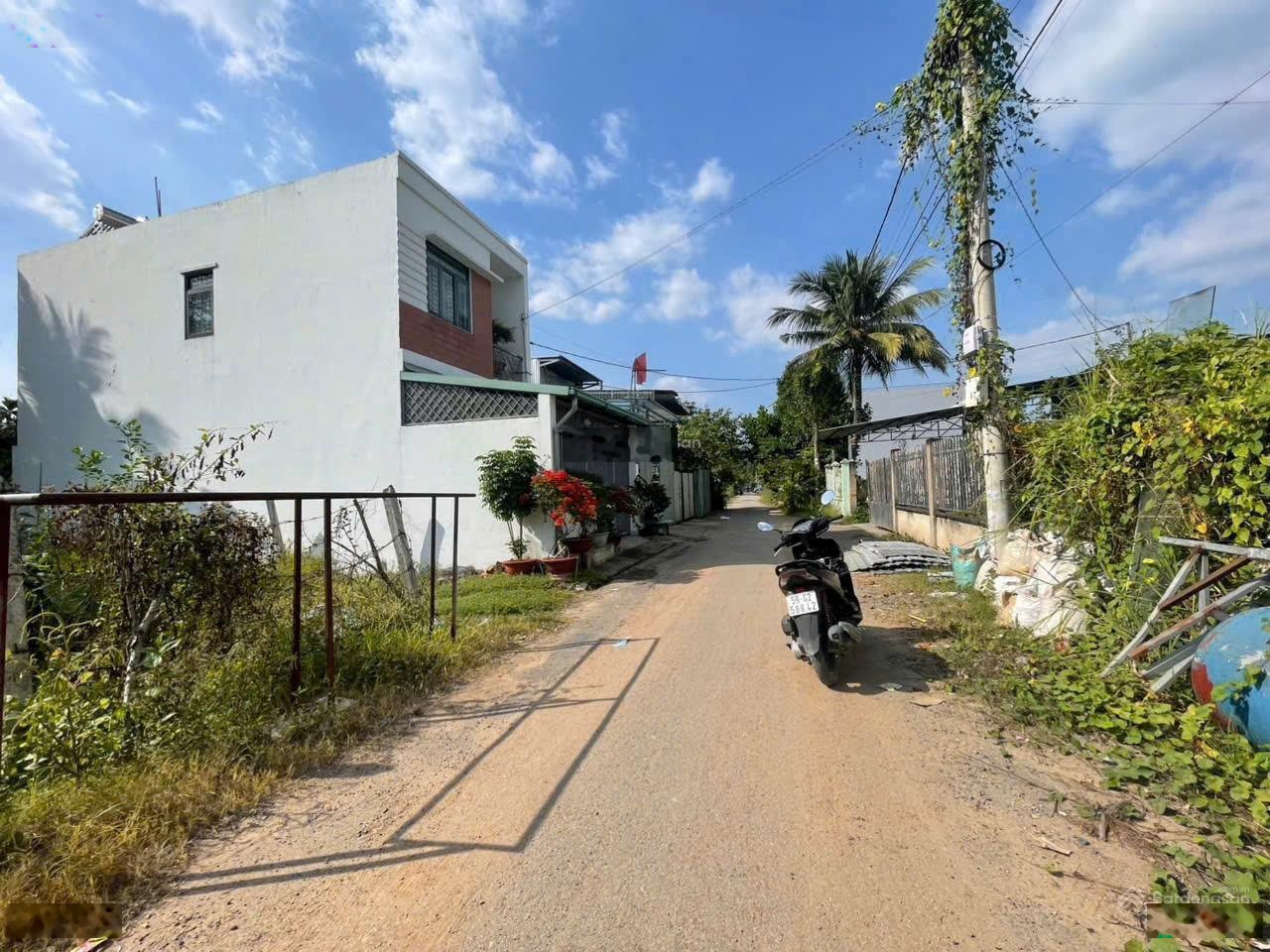 Đất MT Nhị Bình 21 Đông Thạnh, Hóc Môn; SHR; DT 7m x 13.2m sẵn 88m2 TC; Cách Bùi Công Trừng chỉ 80m