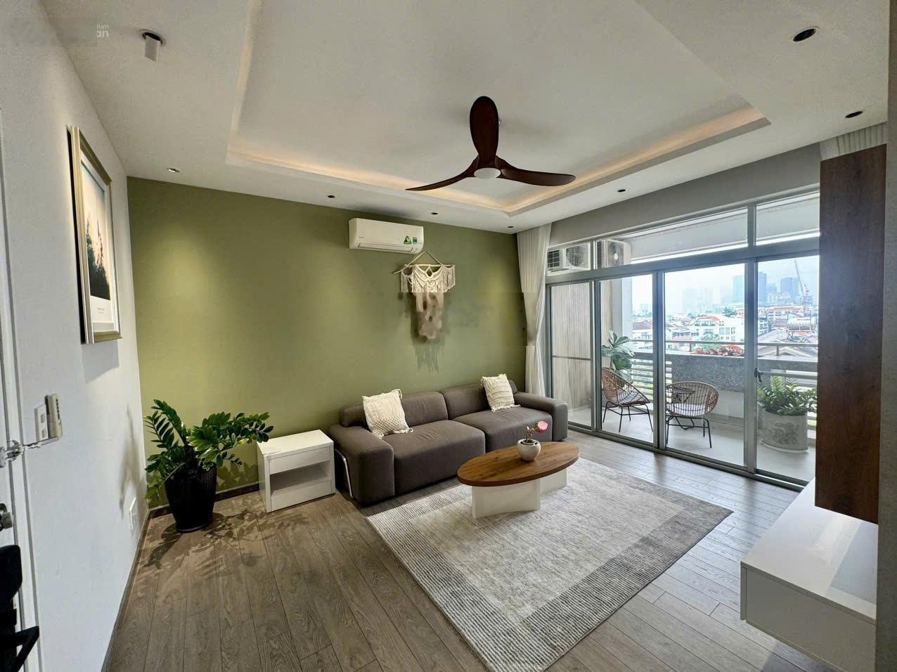 Cho thuê căn hộ Park View, đường Nguyễn Đức Cảnh, view biệt thự hướng Đông. Lh: 0383034396