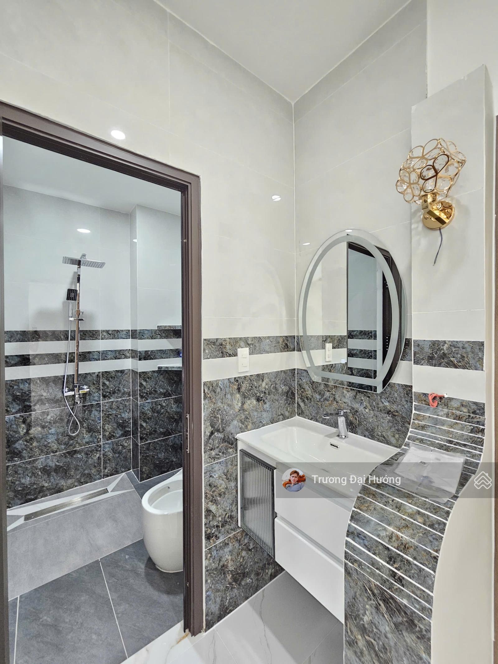 Bán nhà 1 trệt 2 lầu mặt tiền kinh doanh bình chuẩn - 5,7 tỷ tl (8674)