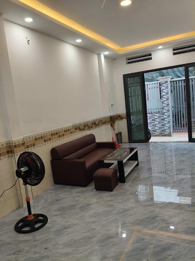 Nhà đẹp ở ngay .quận 9 sát khu đu lịch suối tiên.nhà 2 tầng BTCT.