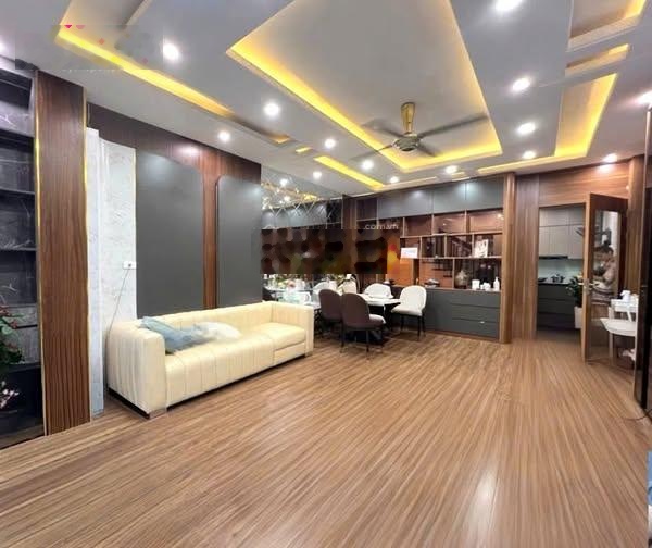 Bán nhà, Hoàng Sâm , Cầu Giấy 55m2, oto tránh, thang máy 450kg, hơn 18 tỷ , lô góc