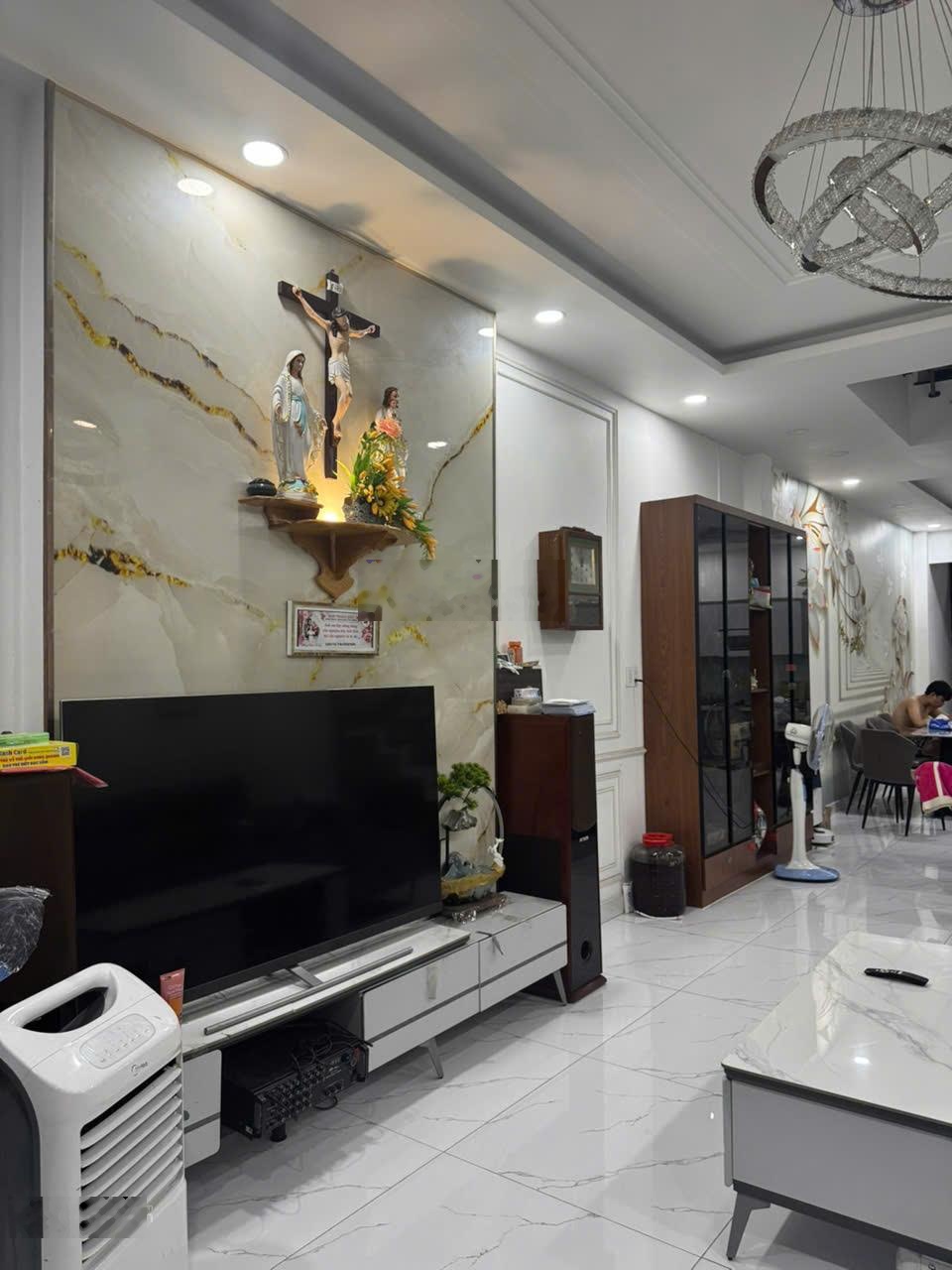 Mặt tiền nội bộ đường Gò Dầu phường Tân Quý DT 4,2mx17m 1 lầu mới giá 7,9 tỷ