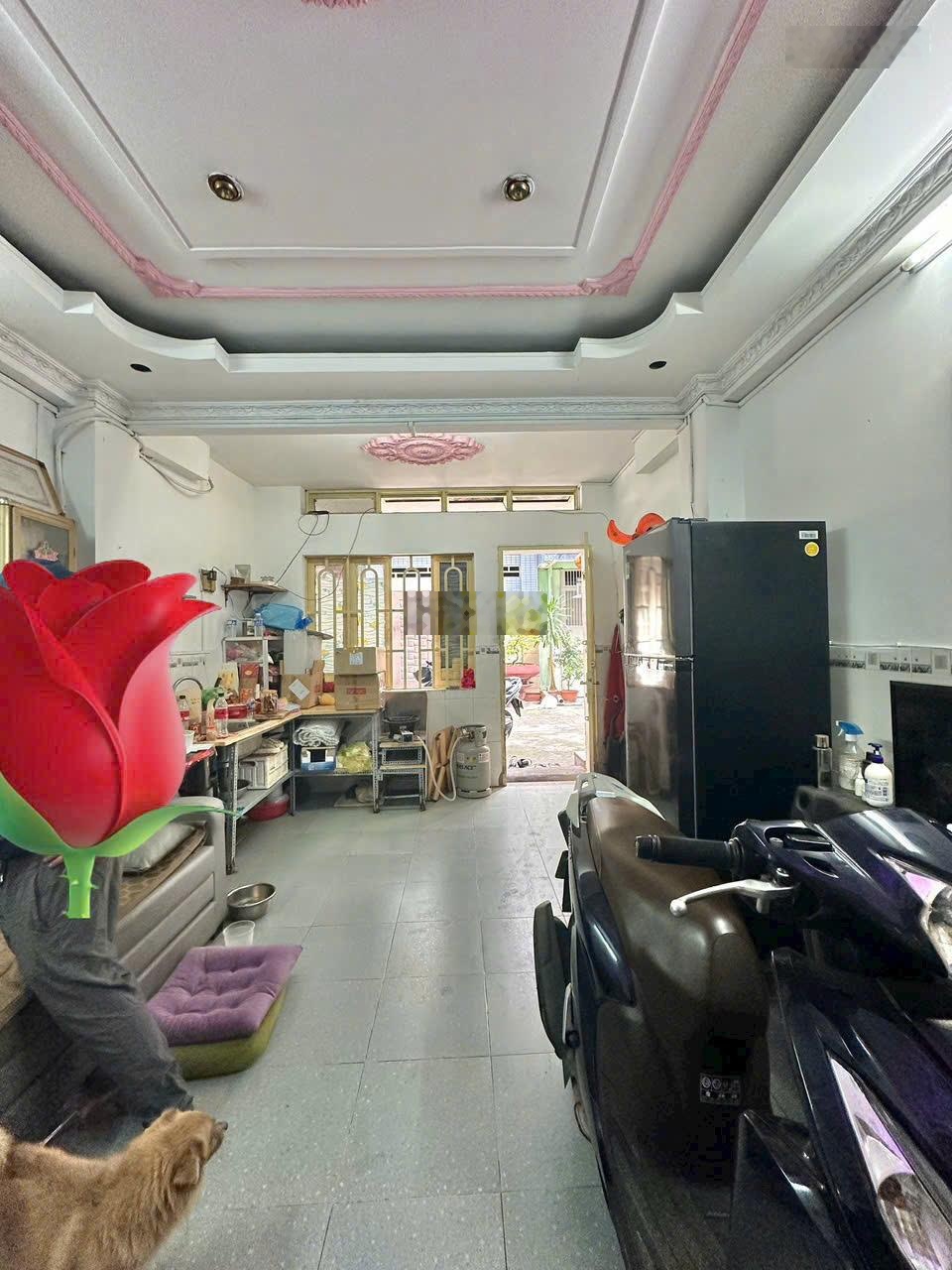 Bán nhà cấp 4 2 mặt tiền hẻm xe hơi đường 3/2, q.10