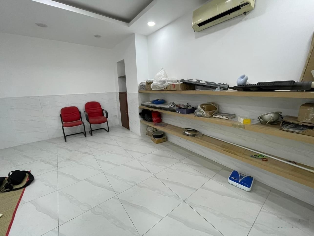 Hẻm Bờ Bao Tân Thắng - nhà 3tầng - 4,1x15 - sát mặt tiền - chính chủ lâu năm