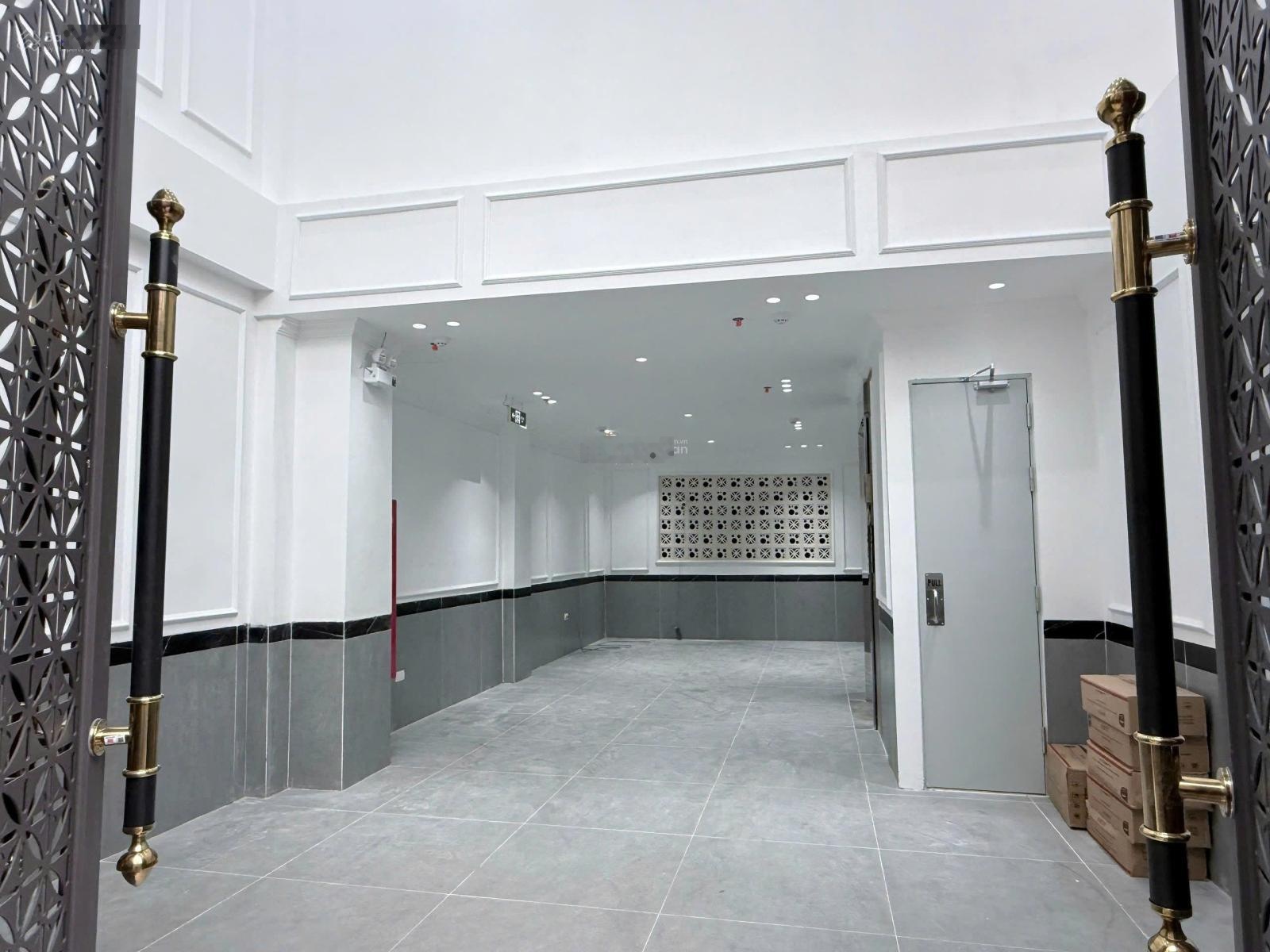 [bán gấp] đầu tư chdv 7 hoàng mai, dòng tiền 900tr/năm, pccc full, 71mx7 tầng - 18.7 tỷ