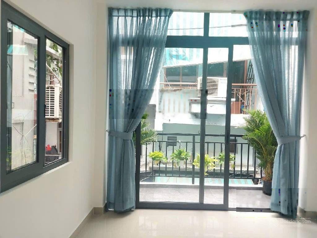 Quận 3. đ trường sa. nhà hẻm xe hơi đẹp, 3 tầng, 30,5m2, 3pn, nhỉnh 6 tỷ. cách 20m mặt tiền. thông.