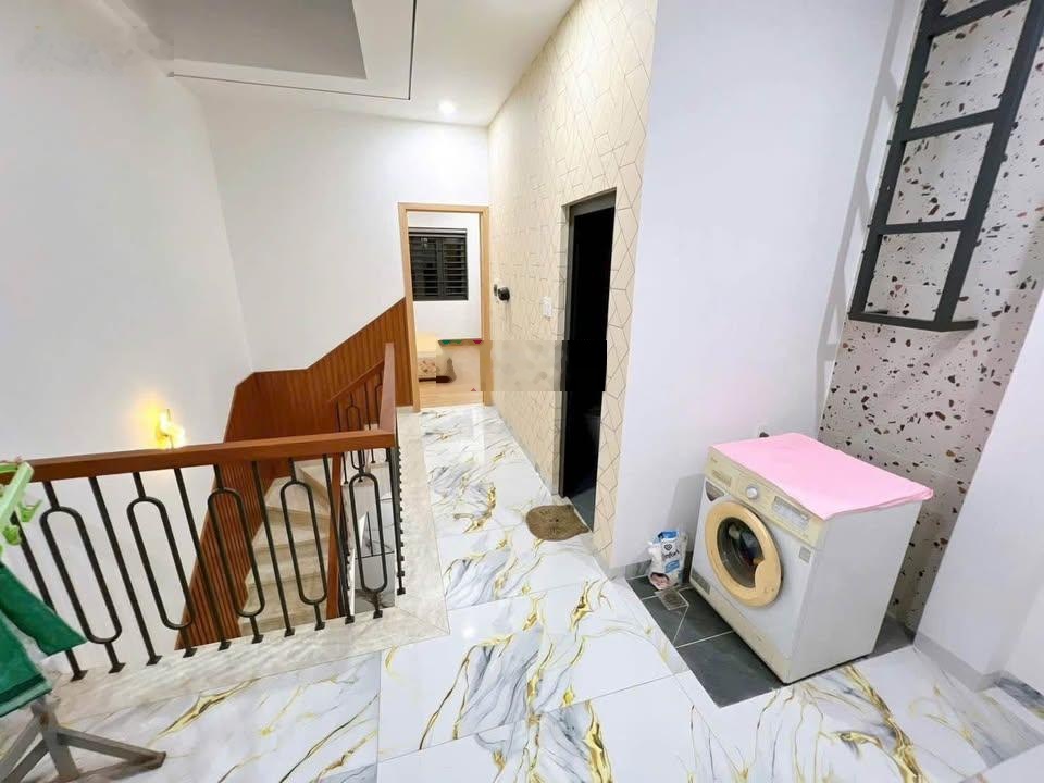 Nhà 3 tầng Lã Xuân Oai 65m2 - HXH tránh - Full nội thất - Nhỉnh 5 tỷ