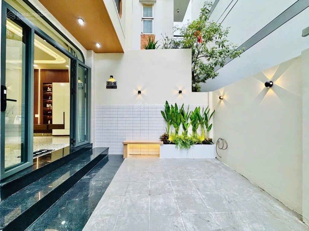 Nhà Đẹp Ở Ngay Trung Tâm Phú Nhuận - 2 Tầng 55m2 - Hẻm Xe Hơi - Gần Mặt Tiền - Nhỉnh 7 Tỷ