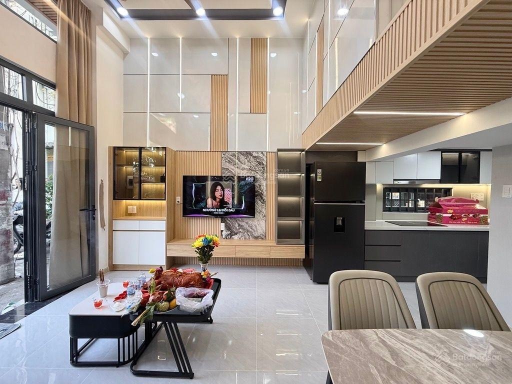 Ngay Điện Biên Phủ- Trường Sa, giáp Q1, hẻm xe hơi thông, nhà mới gần 40m2, 4 tầng, nhỉnh 7.x tỷ.