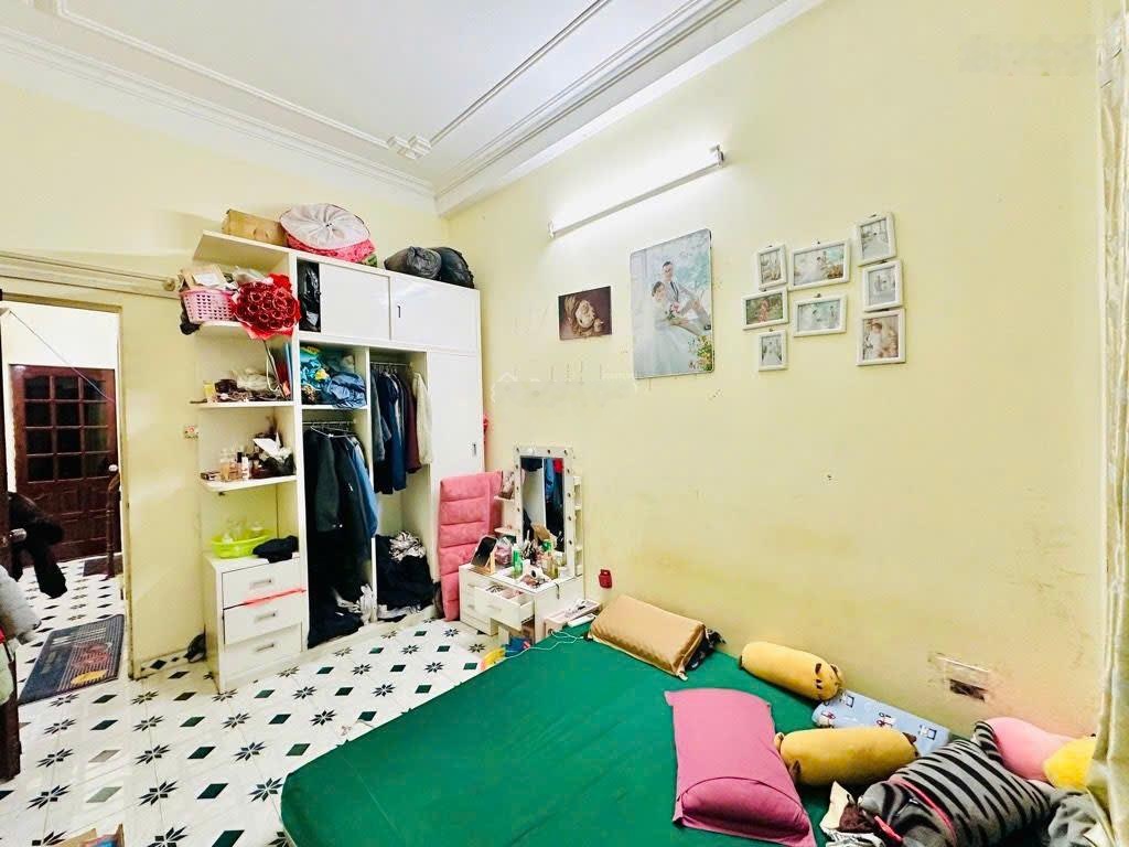 Bán gấp nhà nguyễn khoái 38m x 5t, giá 6.5 tỷ, gần ô tô.