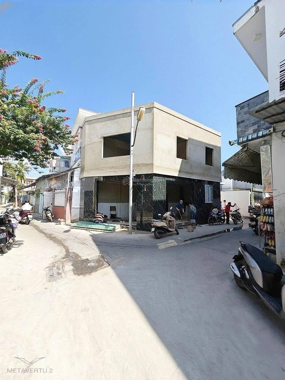 Bán Nhà 2 tầng căn góc đường ô tô ngay hương lộ Ngọc Hiệp cua vào