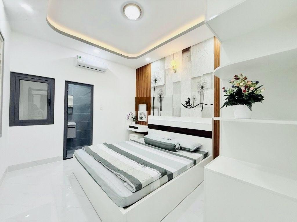 Bán nhà khu tên lửa, bình tân, ô tô trong nhà, hxh 7m, giá 6 tỷ