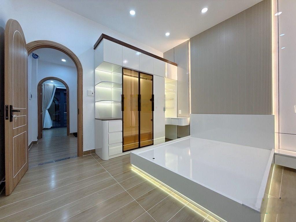 Sát chợ phú lâm - nhà 3 tầng mới tinh - 40m2 - tân hoà đông - quận 6 - ô tô đổ cửa - nhỉnh 6 tỷ