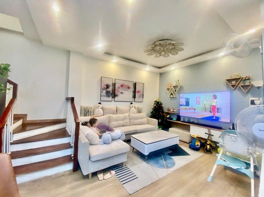 Bán nhà Ngọc Lâm, Long biên, 60m, 9,9 tỷ