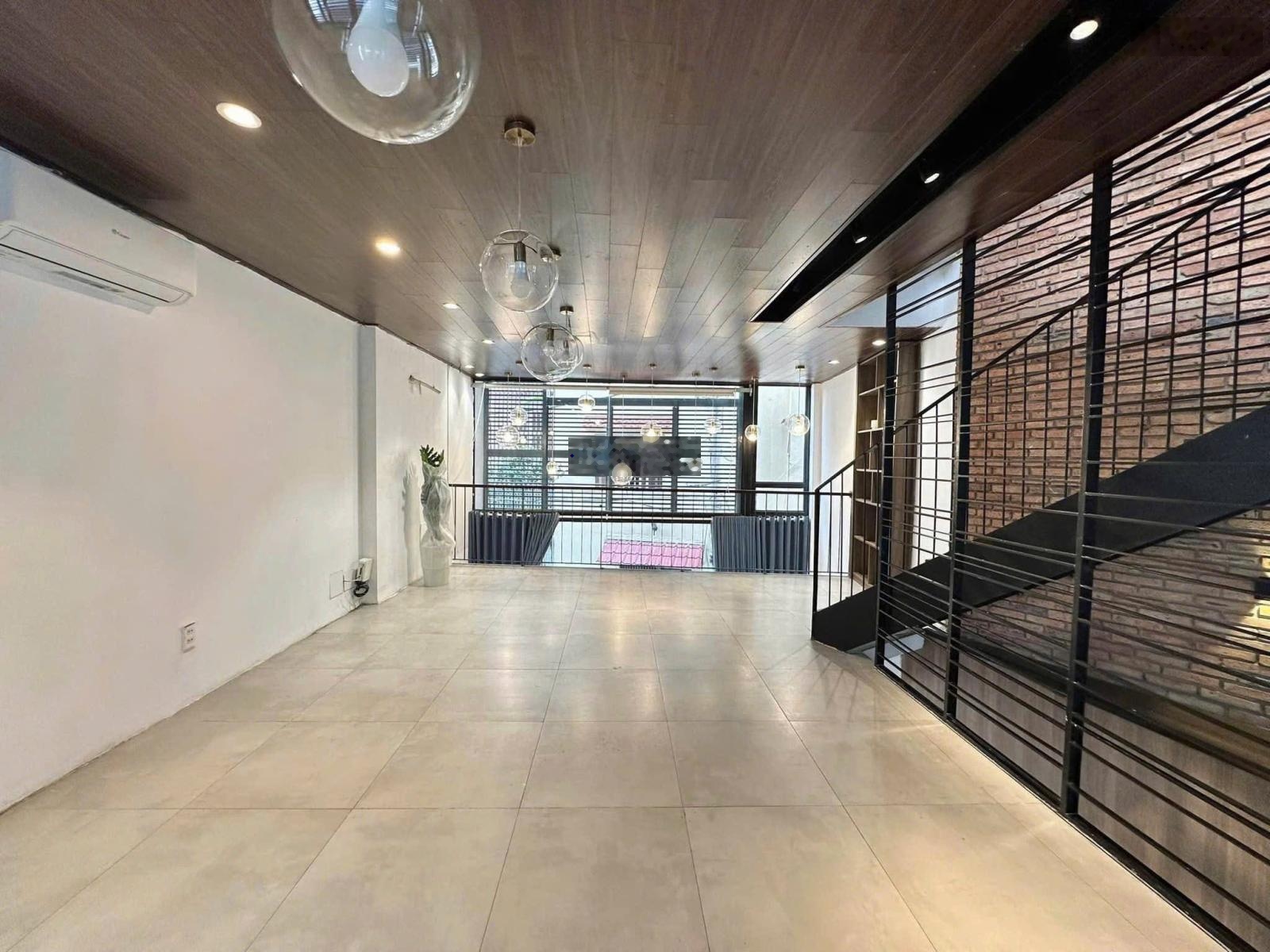 Mặt Tiền K300 - Đường A4, Gần 40m2, 4 Tầng, Nhà đẹp cho thuê 18tr/th, giảm 2 tỷ còn hơn 6 tỷ