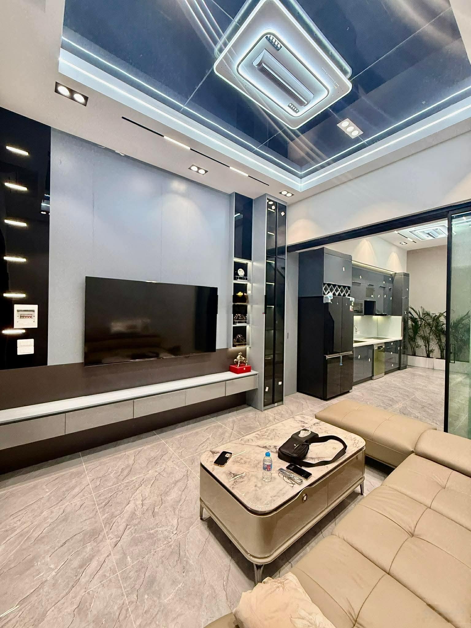 Nhà gần mặt phố Huế, 50m, 5 PN, 4m mặt tiền, 13.8 tỷ