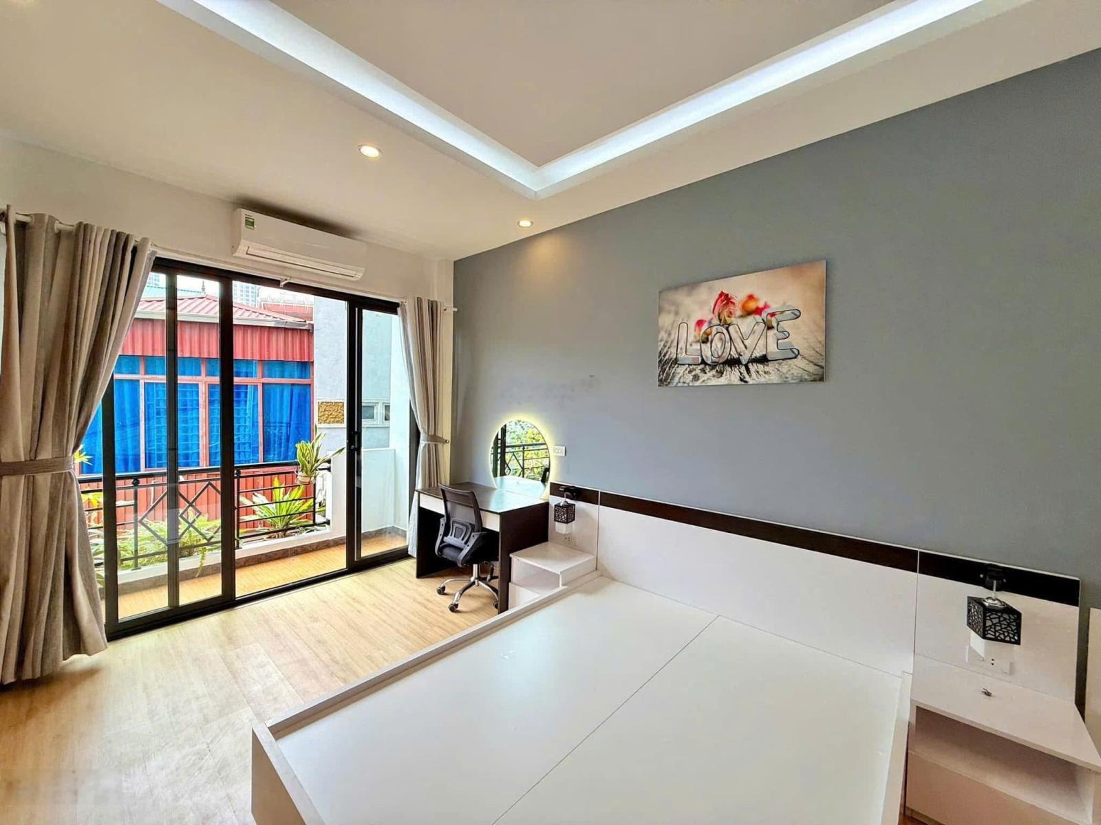 Bán nhà Hoàng Hoa Thám, ngõ thông Ngọc Hà, Đội Cấn, ngõ 3m, cách phố 50m, 45m2 x 5tầng chỉ 8.x tỷ