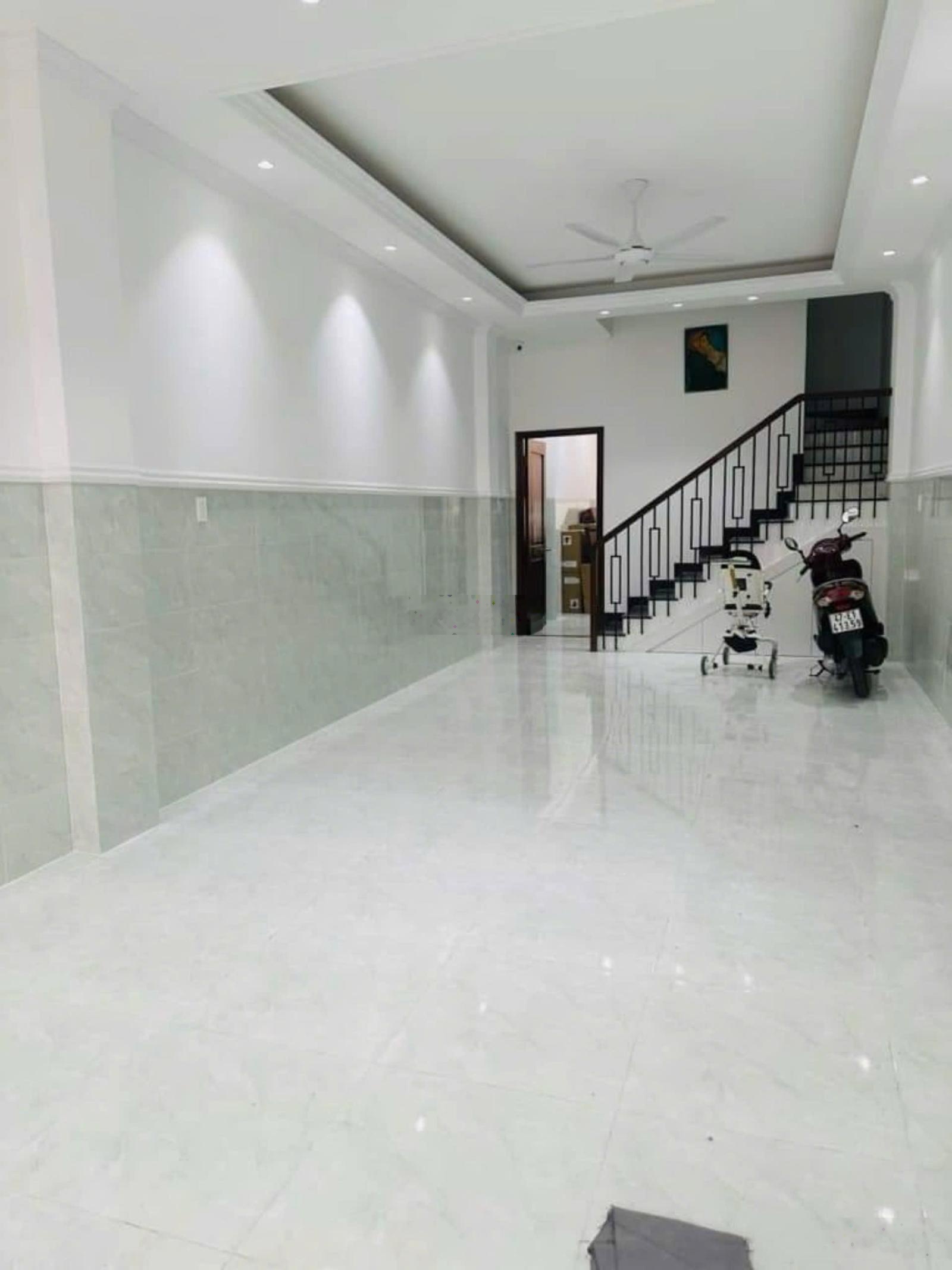 Cần bán gấp căn nhà phan đình phùng , phường 17 , phú nhuận dt 55m2 giá 3 tỷ 450 triệu shr