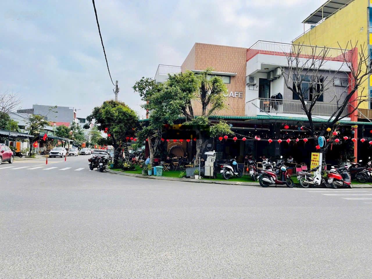 Hot! Hot! Bán lô góc 2 mặt tiền vị trí vàng, cực kỳ đắc địa gần bến xe trung tâm