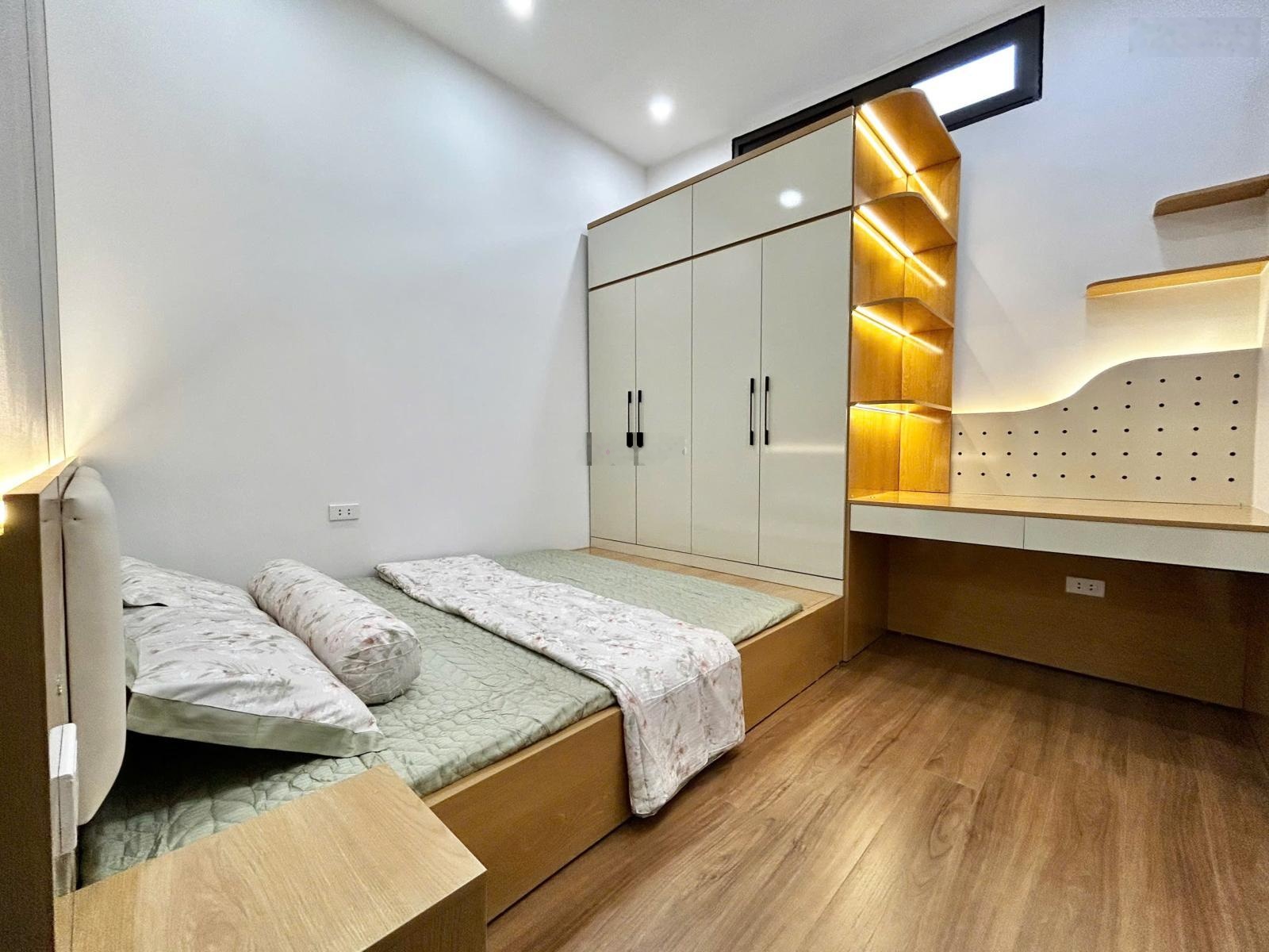 Bán Nhà Ngõ 84 Ngọc Khánh -Ba Đình, Làng xóm Vin Giảng Võ, Nhà Đẹp Full Nội Thất - Gần Phố, Gần oto