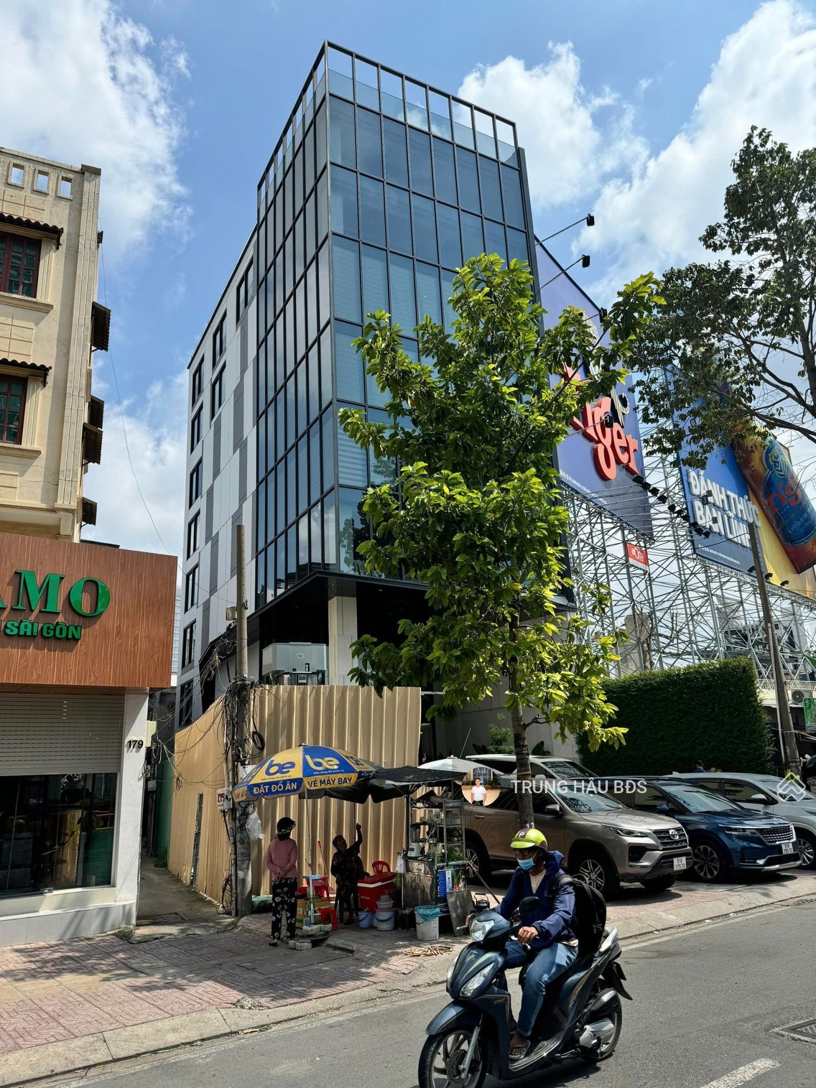 Bán Tòa Nhà VP Nguyễn Hữu Cảnh - BT - DT 1.500m2 Sàn - Hầm - 8 Tầng - HĐT 200 Triệu - Giá 85 Tỷ