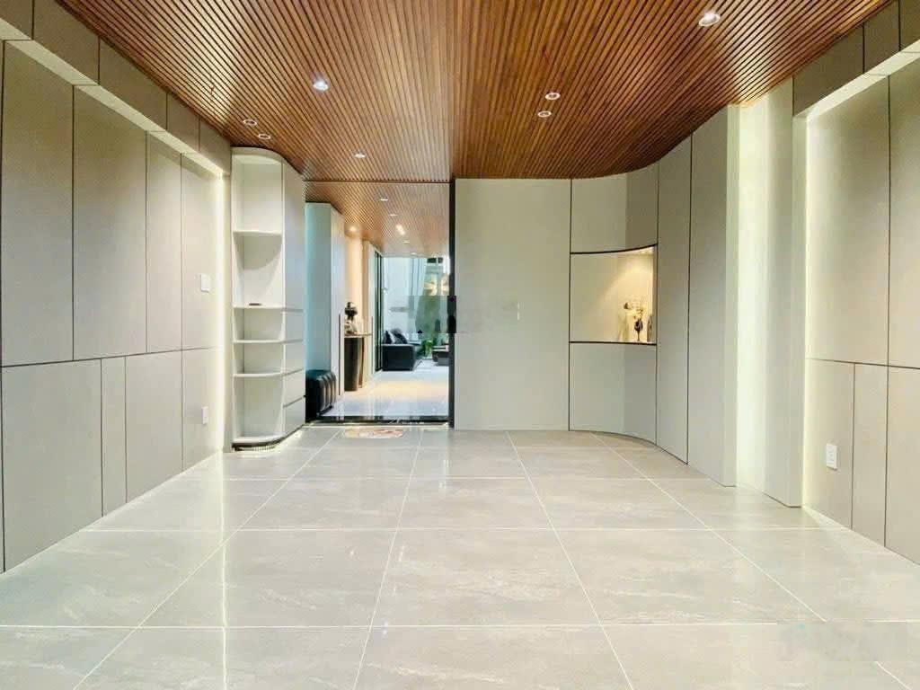 Bán gấp nhà đường 2oto ở Nguyễn Thái Bình - Q1 gần chợ Dân Sinh, cho thuê 28 triệu. Giá 4Tỷ990/73m2