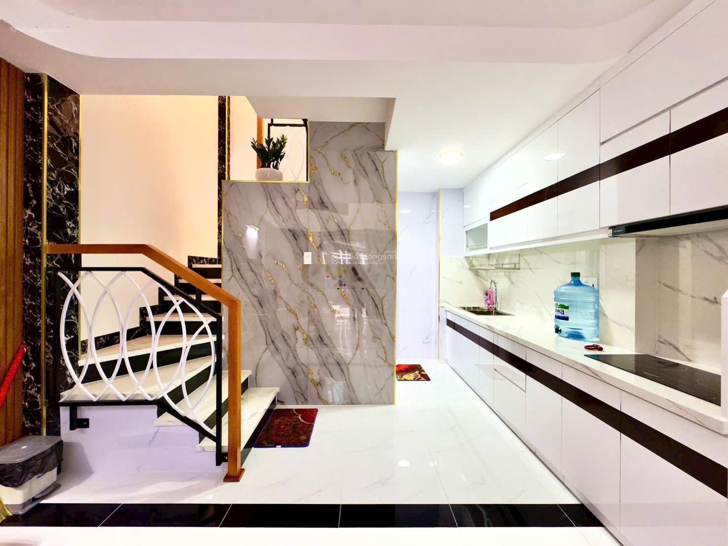 Nhà mới xây Phạm Văn Chí, 56m2, 5 tầng, 5 phòng, có sân thượng, hẻm xe tải, thông ra Võ Văn Kiệt