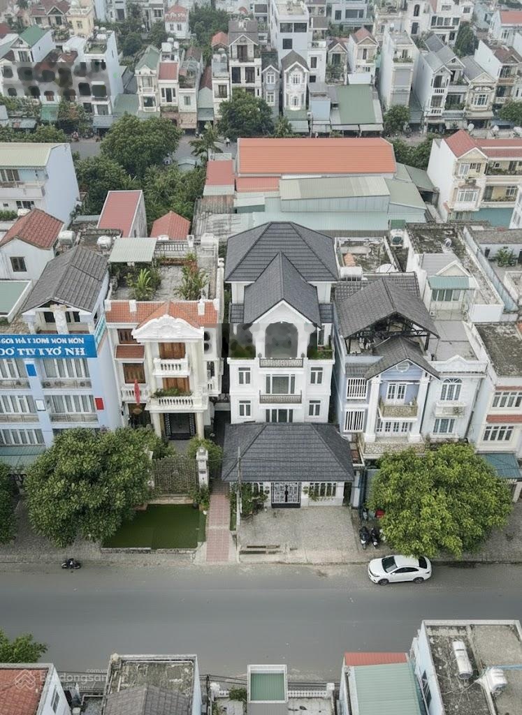 Biệt thự 4PN, 4WC tại đường Vành Đai, Quận 6, 30 tỷ, 184m2, bán gấp