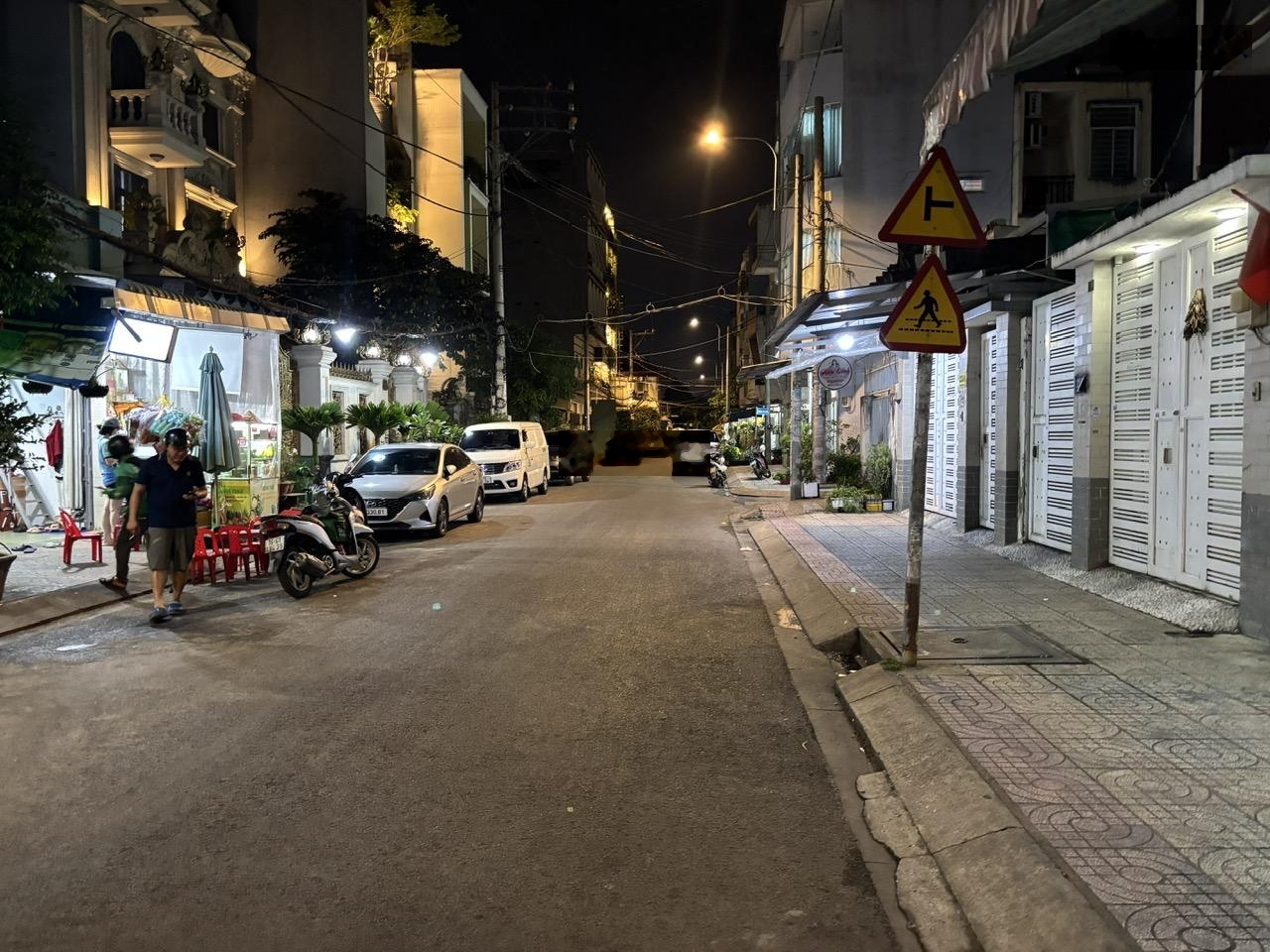 Phố xây CHDV Nguyễn Hữu Tiến, 14 tỷ ( 6 x 20m CN 120m2 ) ngay Aeon Tân Phú