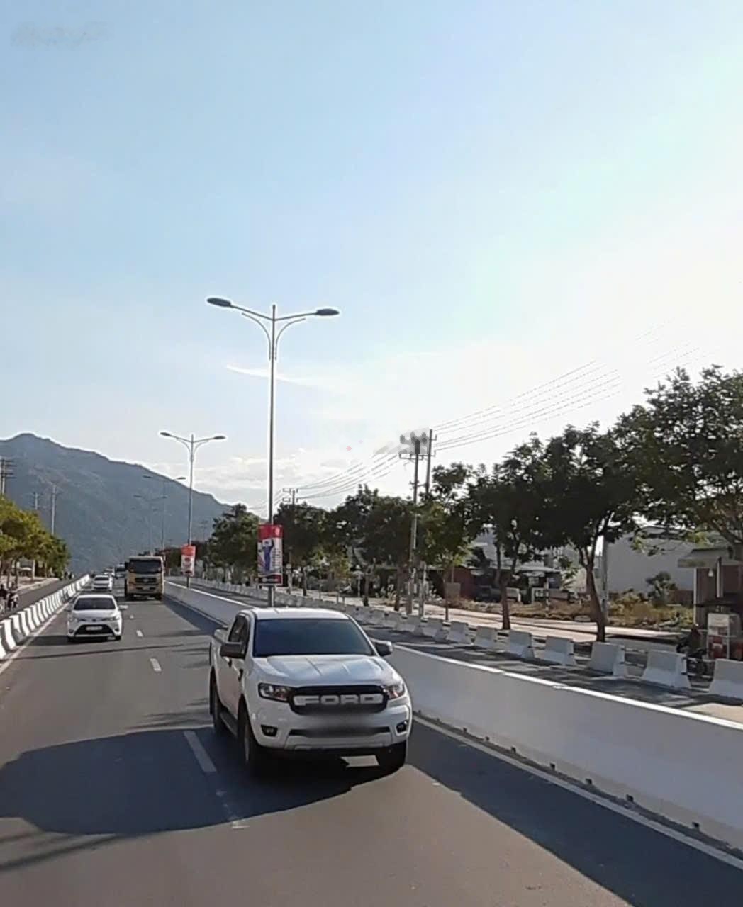 Bán đất tại Nguyễn Tất Thành, Phước Đồng, Nha Trang, 16 triệu/m2, 2164.1m2 đất SKC view đẹp uy tín