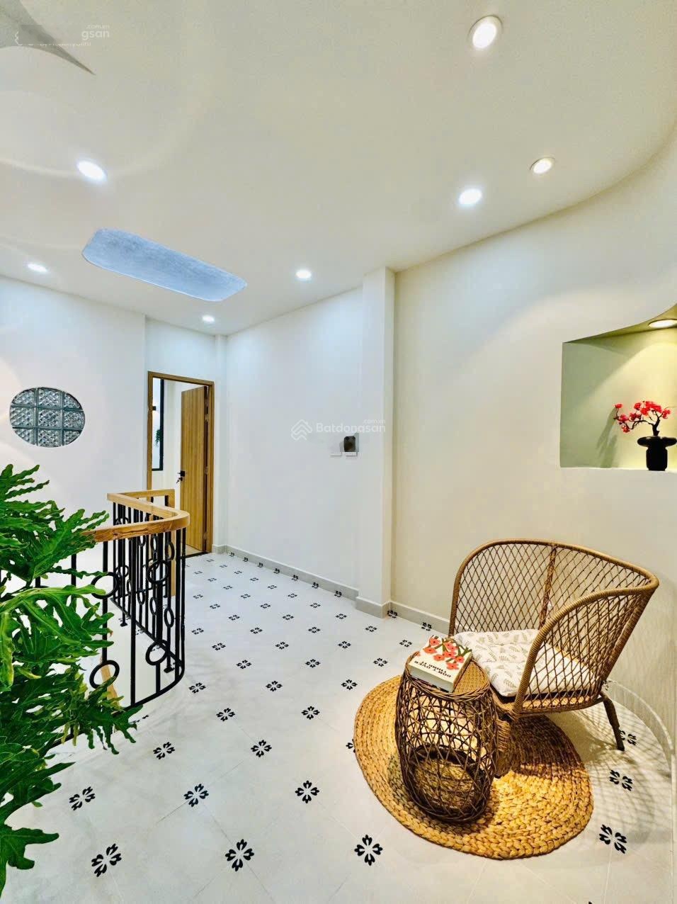 Nhà mới hẻm xe hơi đỗ cửa - Thích Quảng Đức - Q. Phú Nhuận - 65m2 - 3 phòng ngủ - 3 WC giá 7.85 tỷ