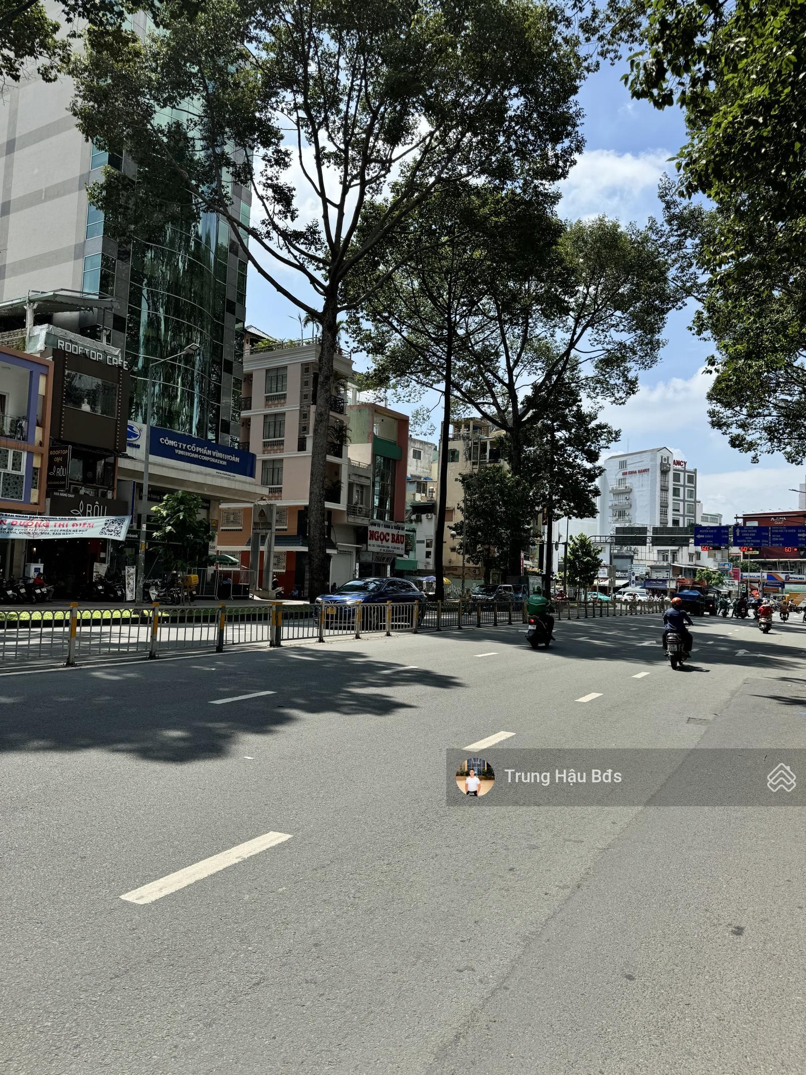 Bán toà nhà hầm - 10 tầng - DT 1.300m2 sàn - MT Đường 3/2 Quận 10 - HĐT 300 triệu - giá 110 tỷ