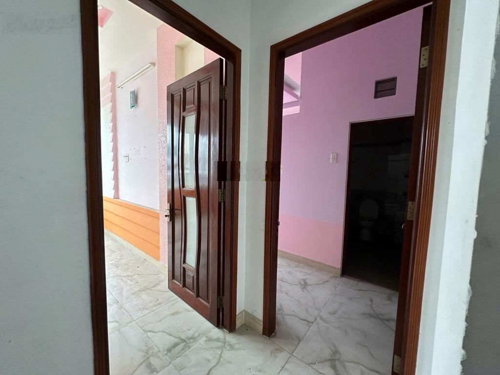 Bán nhà riêng tại Phạm Thế Hiển, 7,5 tỷ, 102m2, 4 tầng, 7PN, 6WC, Hot!