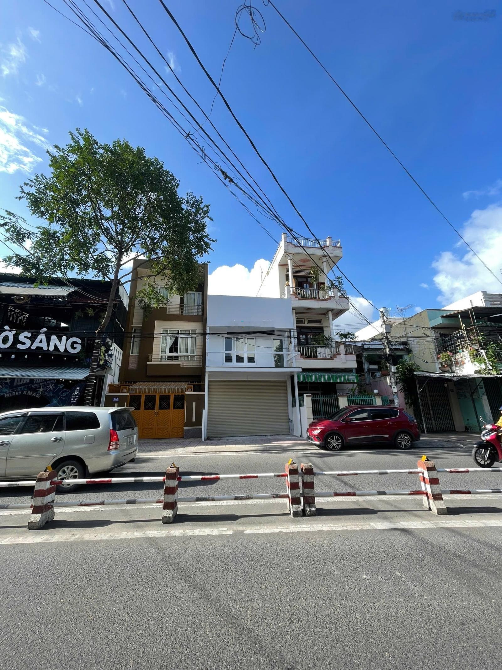 Nhà mặt tiền kinh doanh nguyễn thị minh khai / nha trang