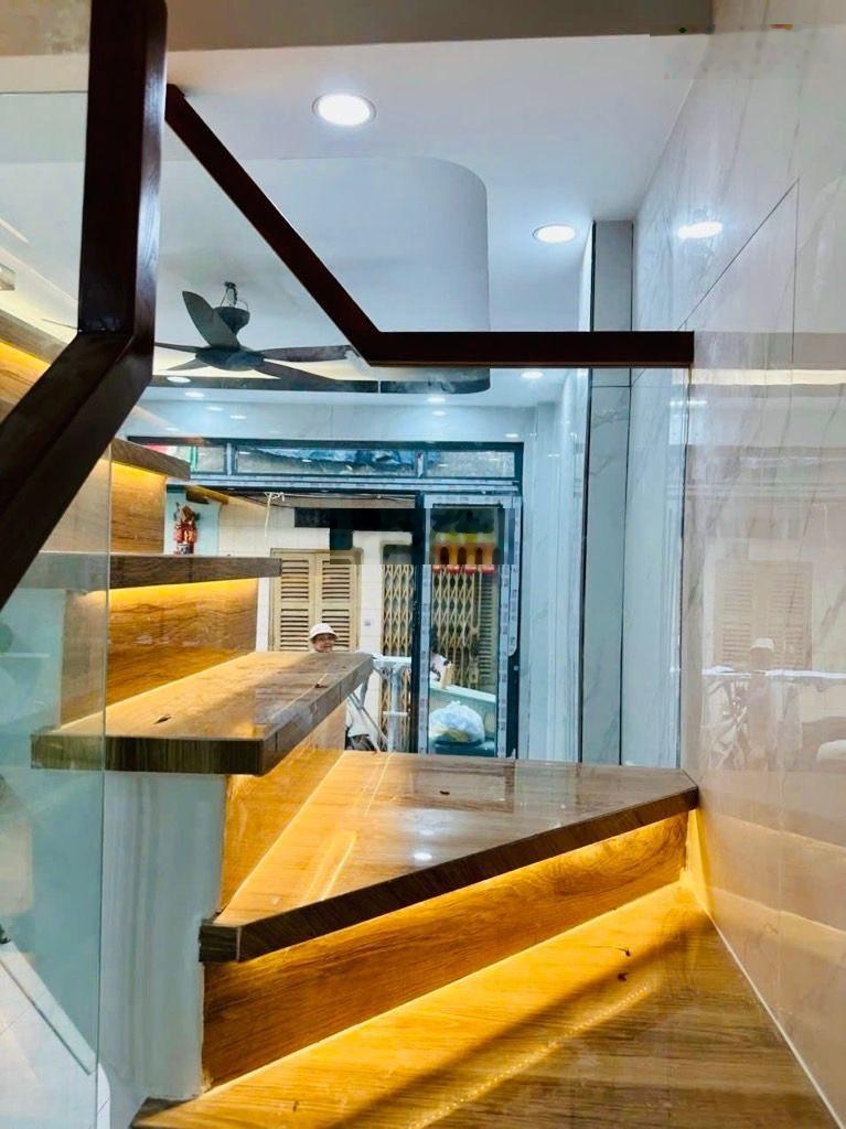 Nhà quận 11, Phó Cơ Điều, DT 3,3 x 8m, 2 tầng, 3,9 tỷ