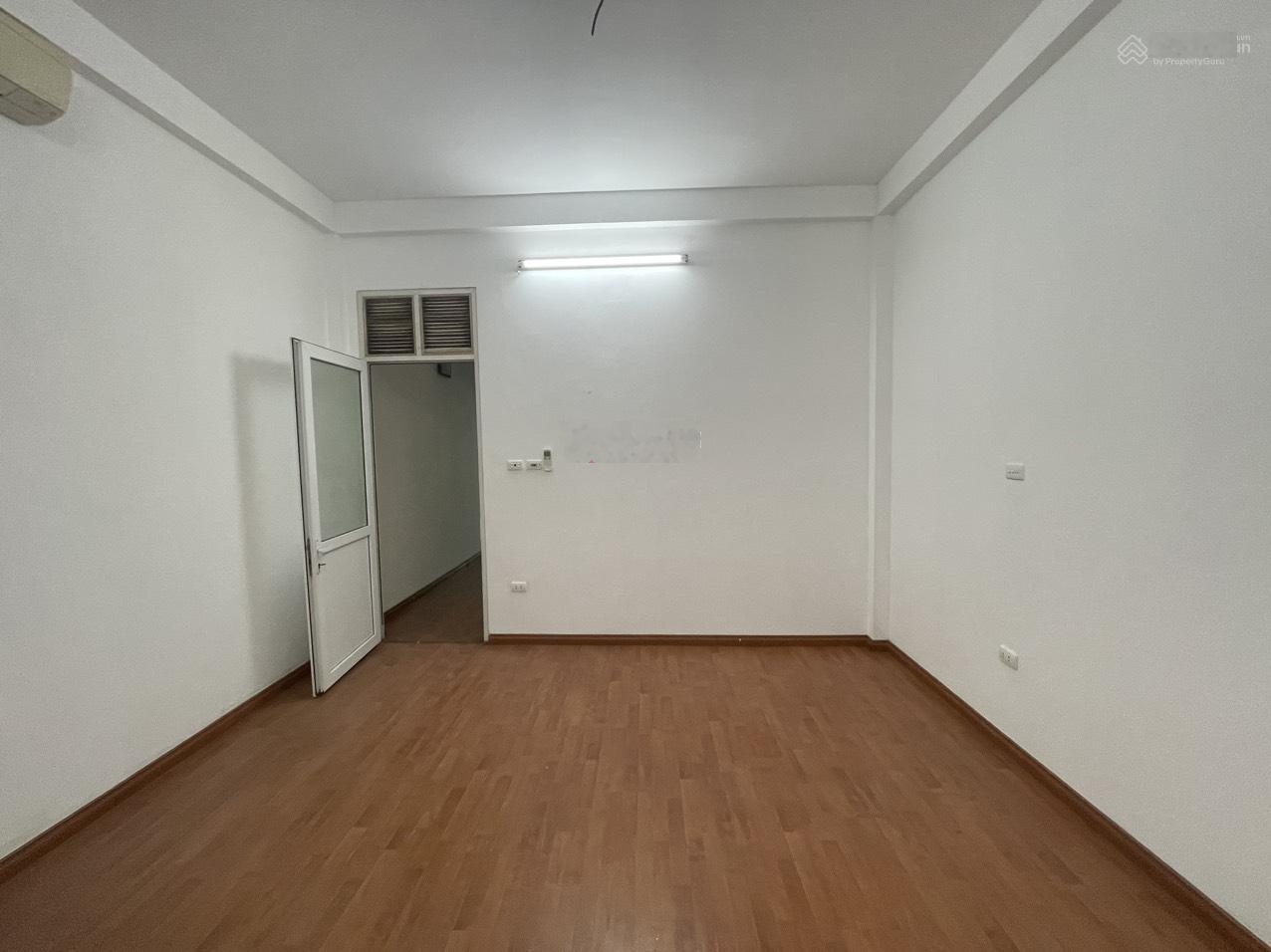 Nhà riêng mặt bờ sông đường hoàng mai tam trinh dt90m2x3t giá 17tr