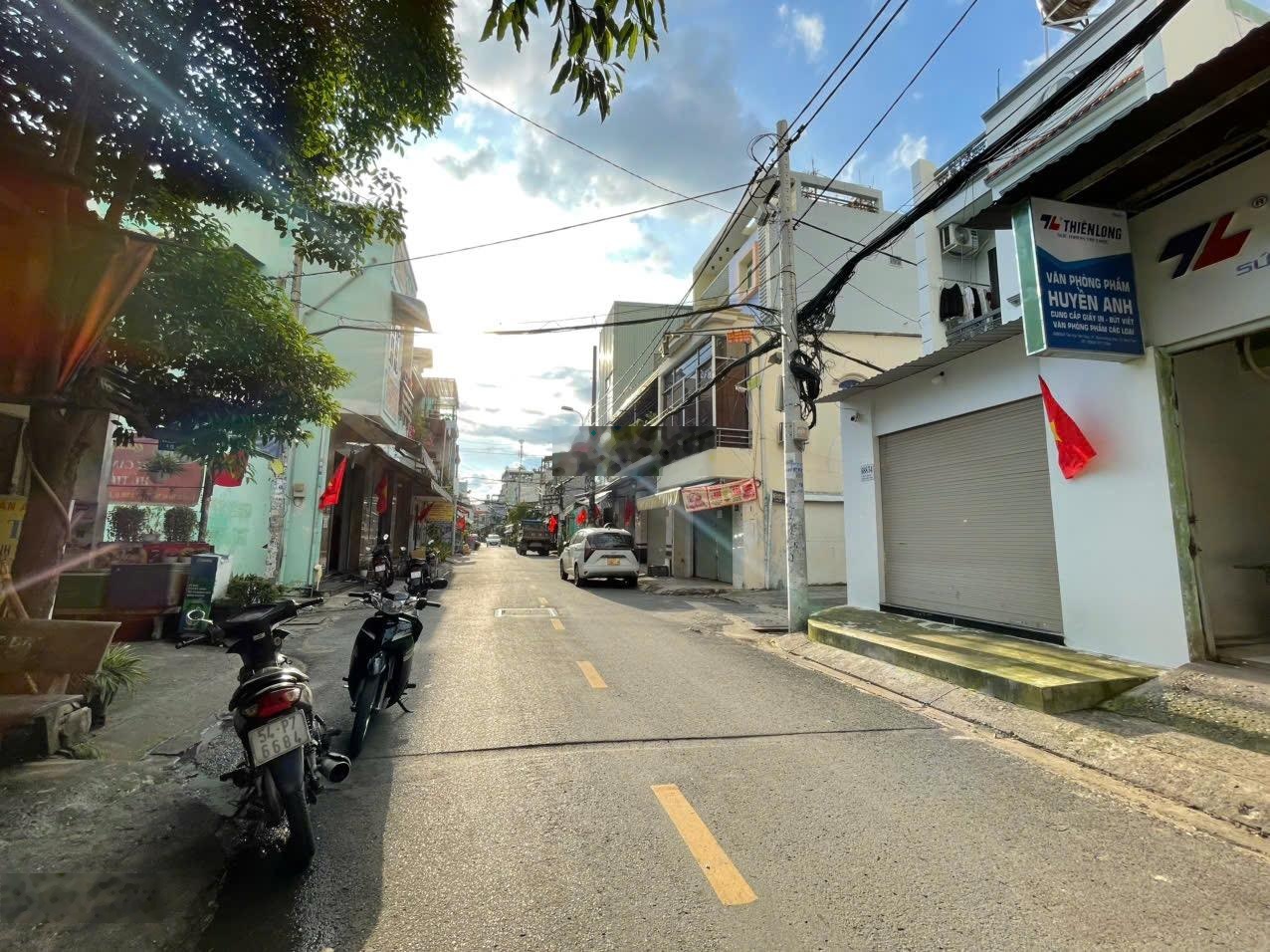 Bán nhà Tân Kỳ Tân Quý, BHH, 8x20m, 2 sổ riêng hẻm 8m thông giá 14.8 tỷ