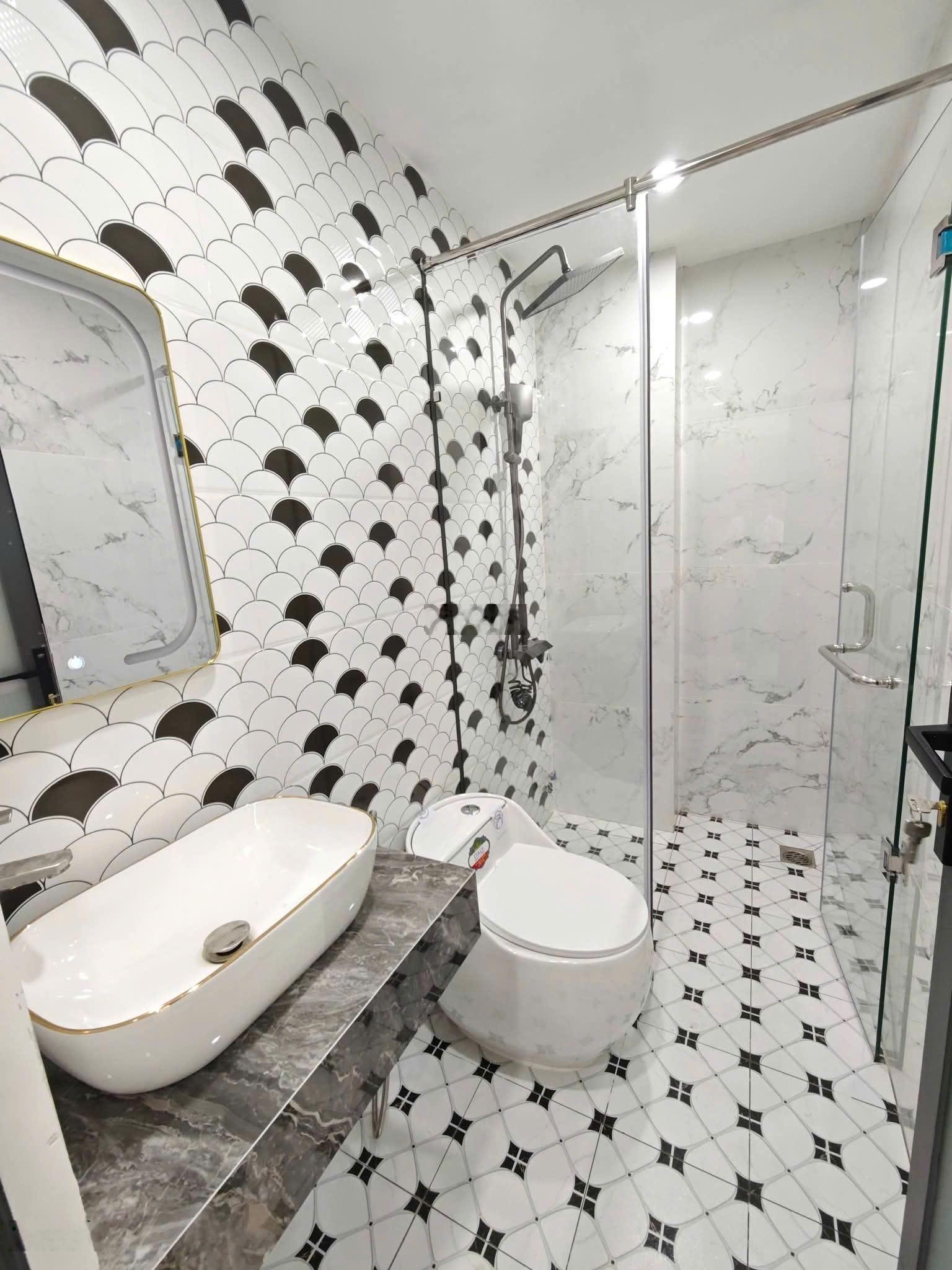 Nhà đẹp full nội thất - Ngang 7m vuông vức ngay Quang Trung , Nhà 5 tầng mới xịn xò dọn vào ở ngay