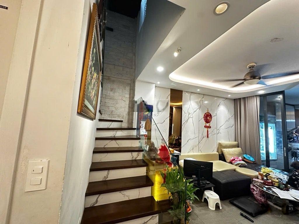 Bán nhà riêng tại Nguyễn Tri Phương, Phường 14, Quận 10, TP. HCM, 13,5 tỷ, 44m2
