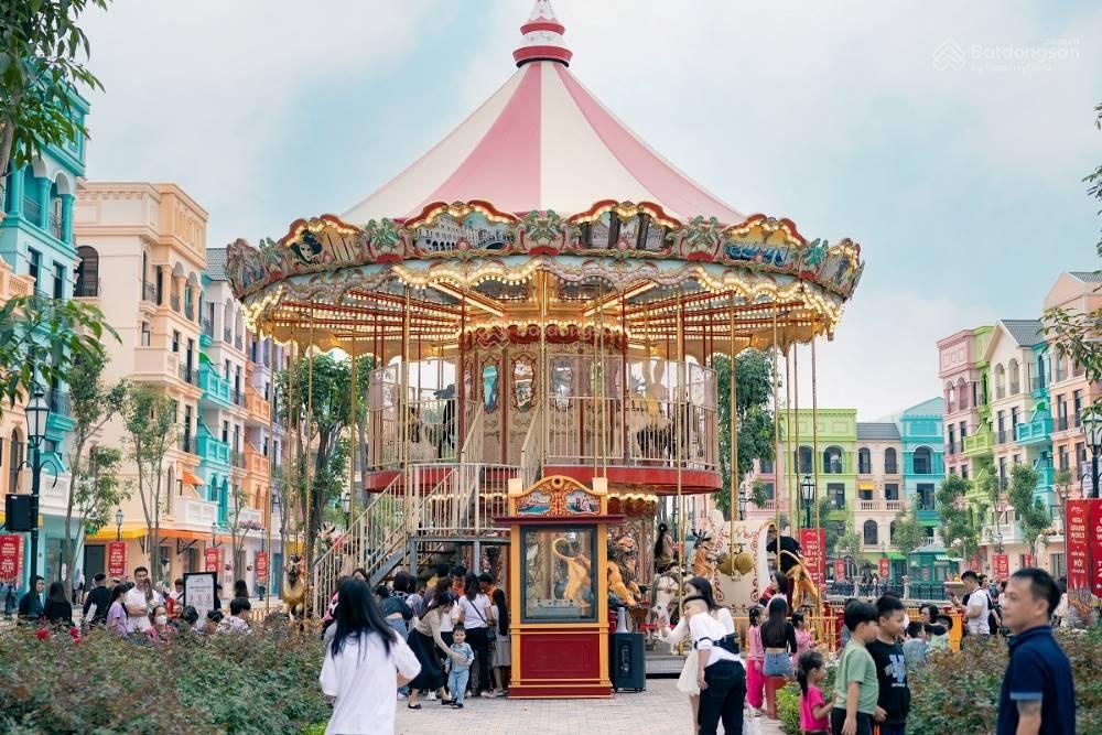 Bán căn shophouse Mega Grand World đối diện mặt sông và quảng trường