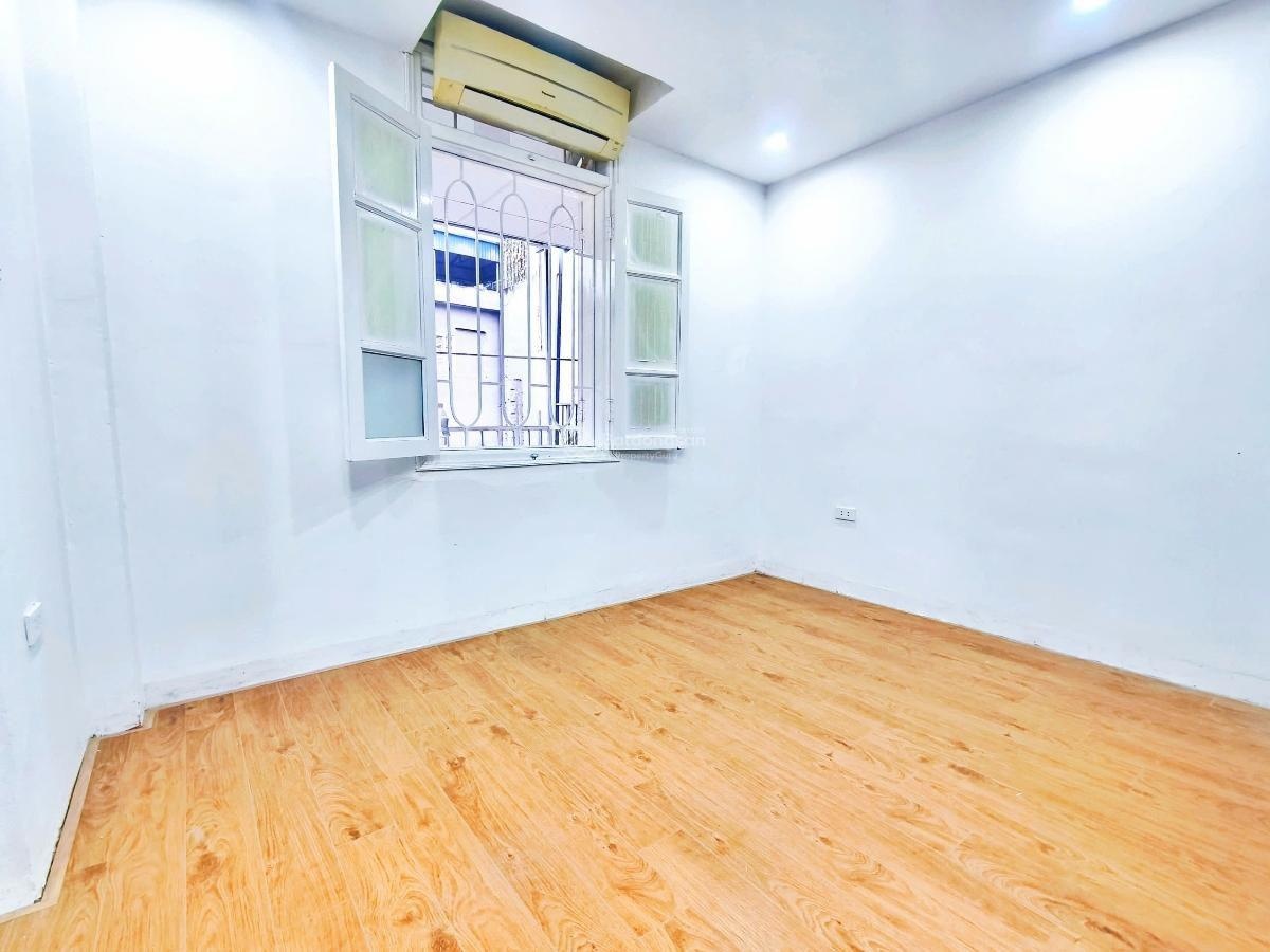 Tập thể Chùa Bộc, lô góc, T3, 70m2 (sổ 35 m2), 3 ngủ, 5.x tỷ