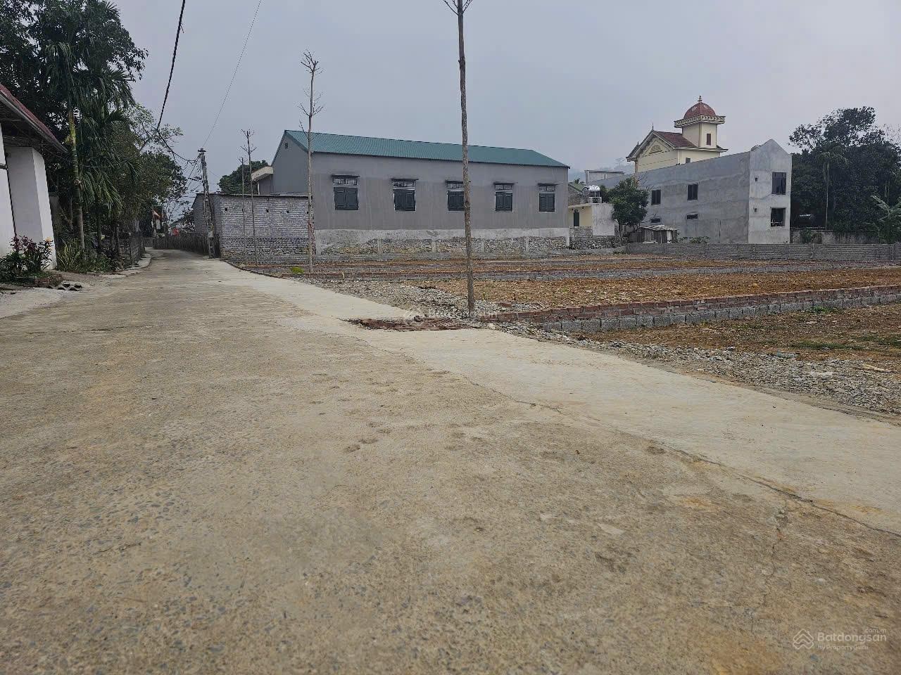 Chỉ 6.5tr/m2 sở hữu ngay lô đất đường ô tô tránh tại Cư Yên, Lương Sơn. Lh 0986442009