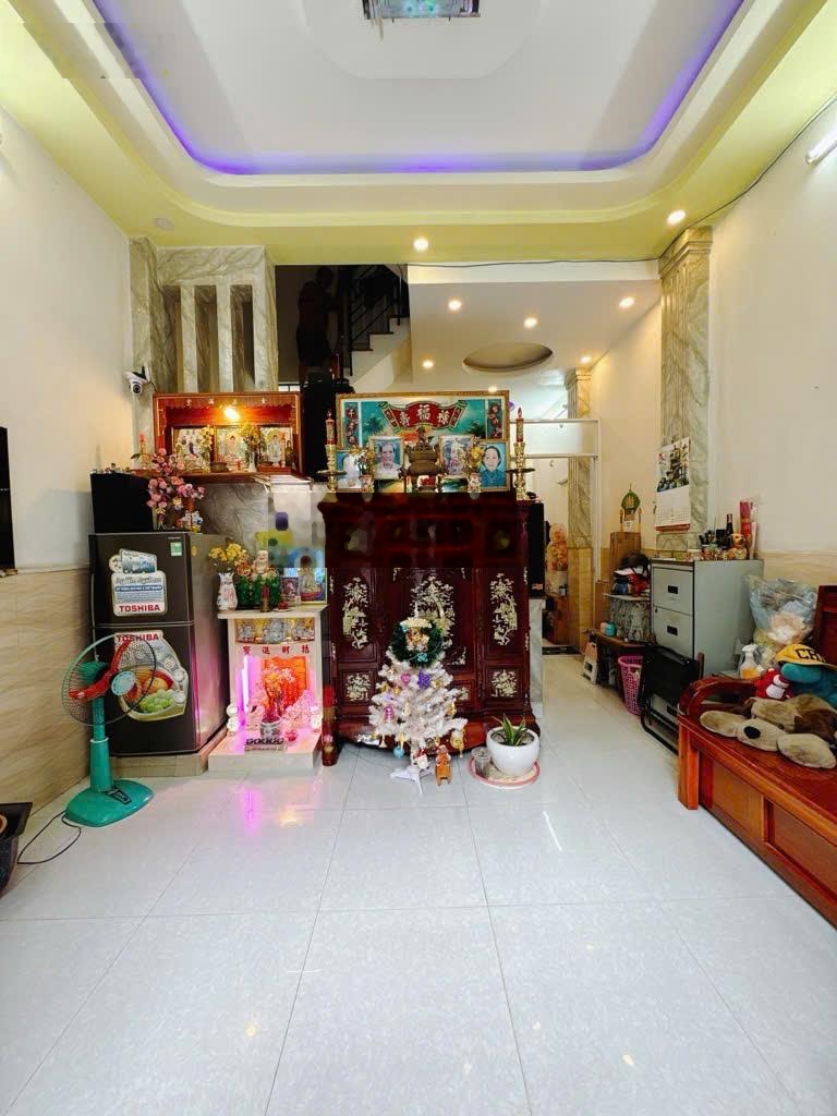 Chủ gửi em bán nhanh nhà 4 tầng q4