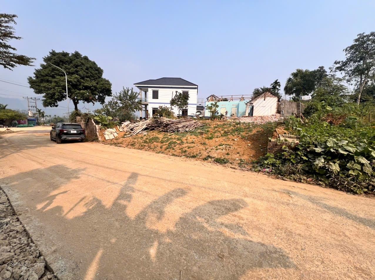 Cần bán gấp bao giá rẻ hơn thị trường . chủ cần tách bán 400m tại cụm công nghiệp quang tiến