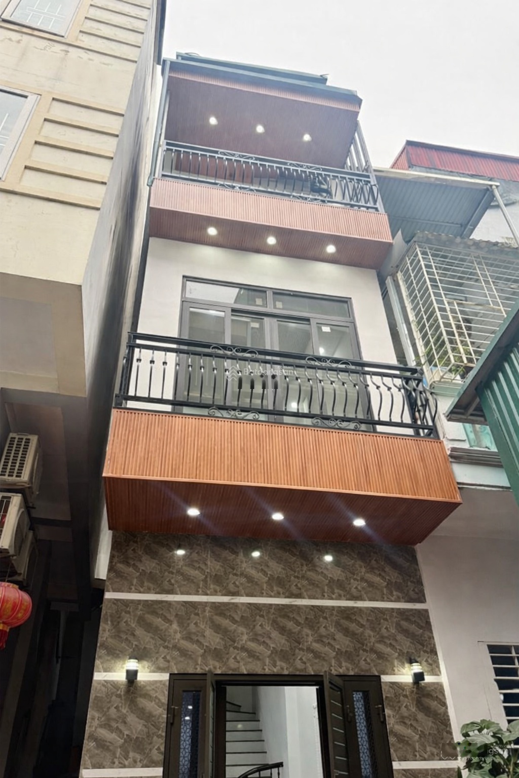 Bán Nhà Hoàng Mai, gần Đền Lừ 48m2, 4 tầng, lô góc, gần ô tô, ở ngay, chỉ nhỉnh 8 tỷ