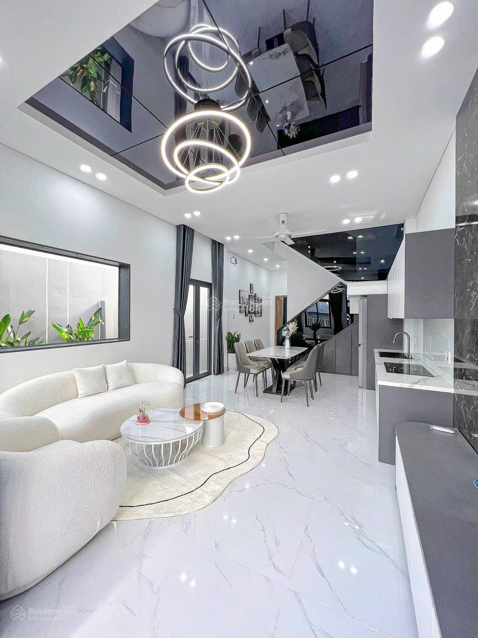 Kẹt tiền bán gấp nhà Bình Tân (4m x 17m), gần AEON Bình Tân