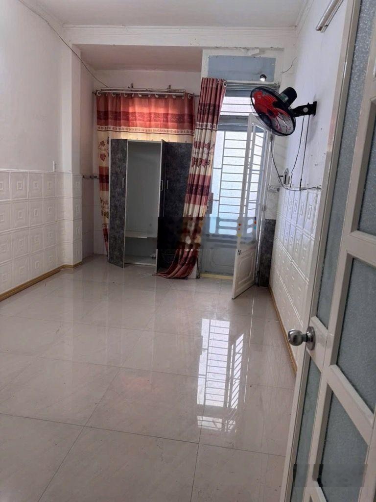 Hẻm 4m an ninh - nhà 4 tầng kiên cố - giáp tân phú - sổ đẹp hoàn công đủ