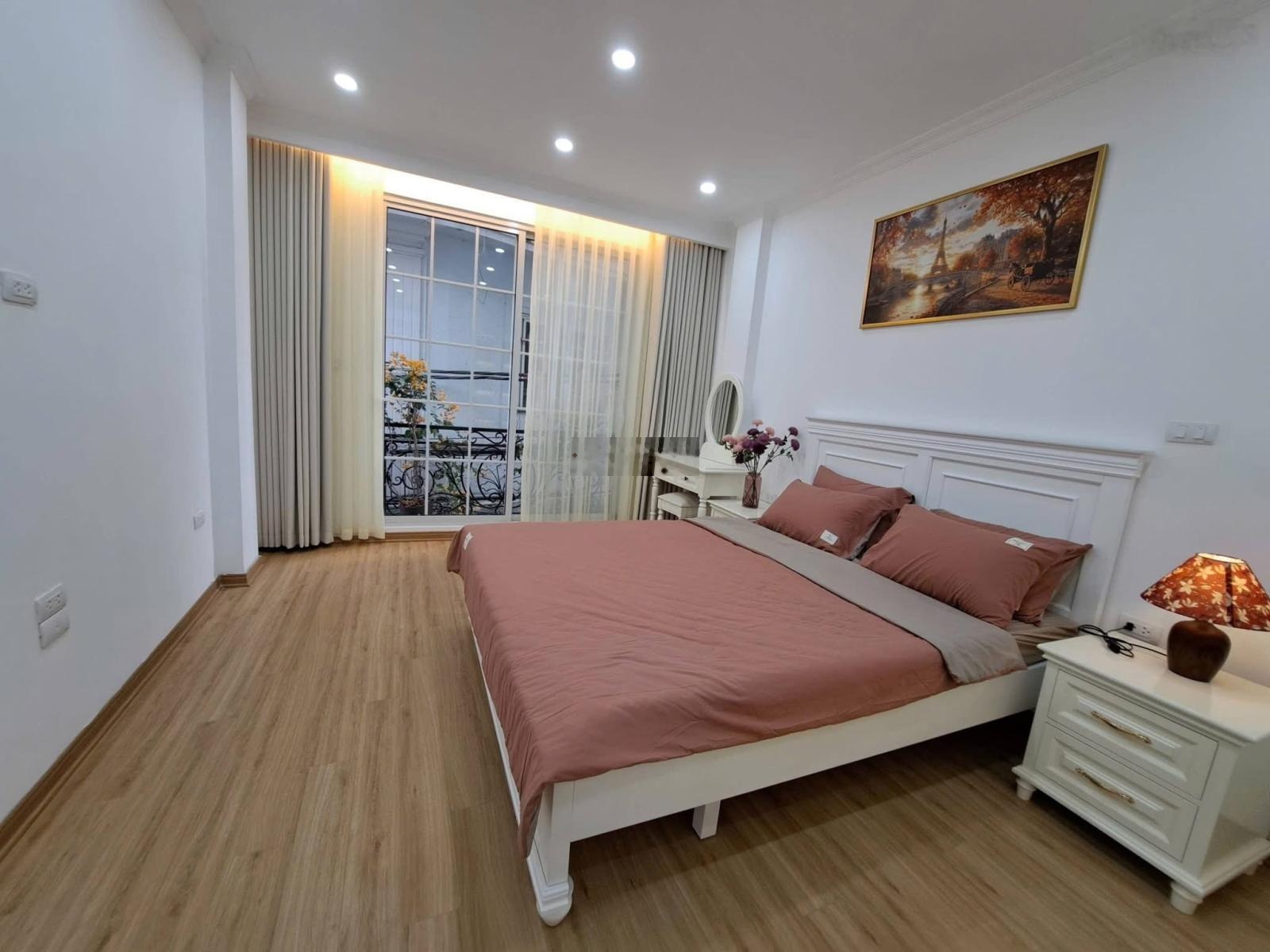 Siêu hiếm! Láng Hạ 42m2, 30m ra phố, ô tô đỗ, kinh doanh, ngõ thông, nhà dân xây, lô góc 3 thoáng