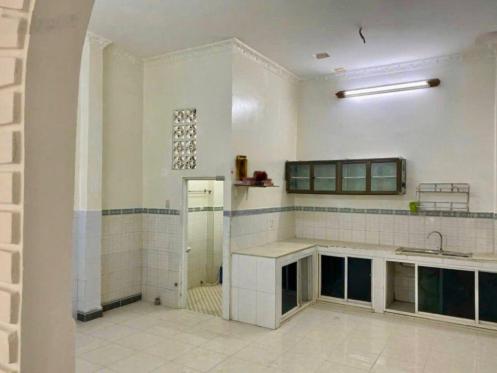 Bán nhà Đẹp Đường Nguyễn Sơn, Ngang đẹp 4,7m, HXH, Chỉ nhỉnh 6 Tỷ